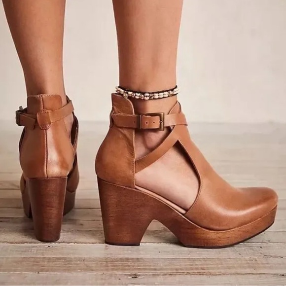 Free People Shoes - NEW Free People Cedar Clogs Size 7.5 (EU 38)